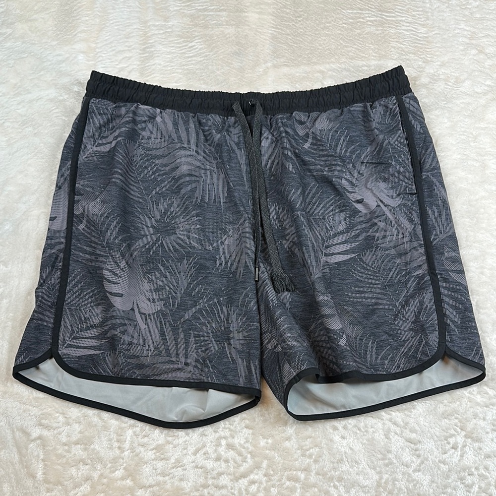 All in Motion Men's Gray Leaf Print Athletic Shorts